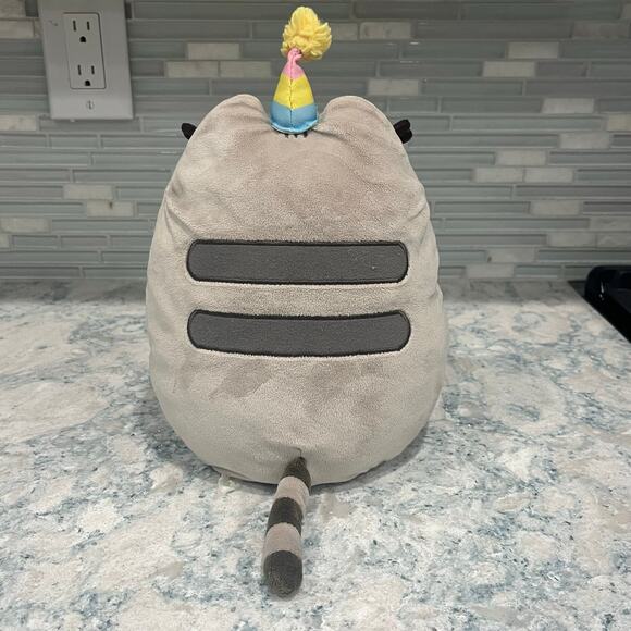 GUND Pusheen Birthday Cupcake Plush – 10.5" Gray Tabby Cat Stuffed Animal - Picture 4 of 5